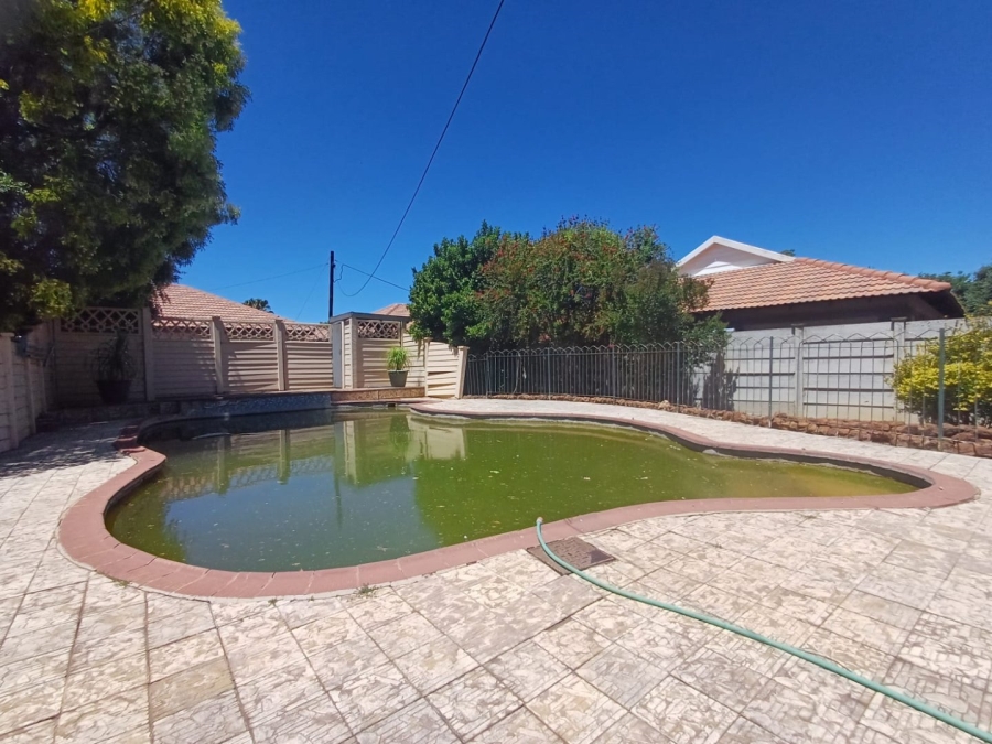 3 Bedroom Property for Sale in Wilkoppies North West